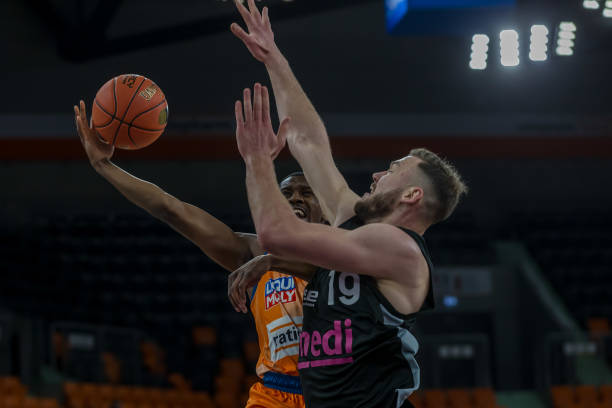 而比塞克的 而比塞克的